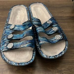 Size 8.5 women’s Alegria velcro sandals with heel